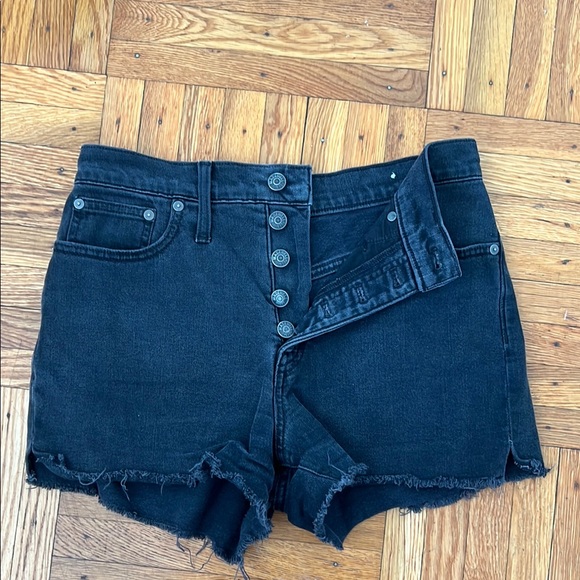 MADEWELL High-Rise Button Fly Lunar Black Denim Shorts size 27 - Picture 2 of 6